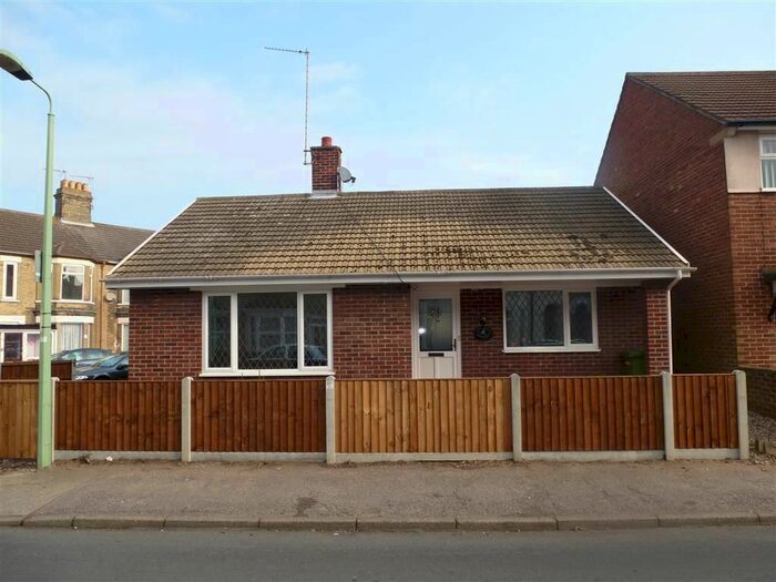2 Bedroom Bungalow To Rent In Lorne Park Road, Lowestoft, NR33