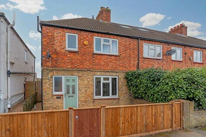 3 Bedroom End Of Terrace House To Rent In Windmill Lane, Surbiton, KT6