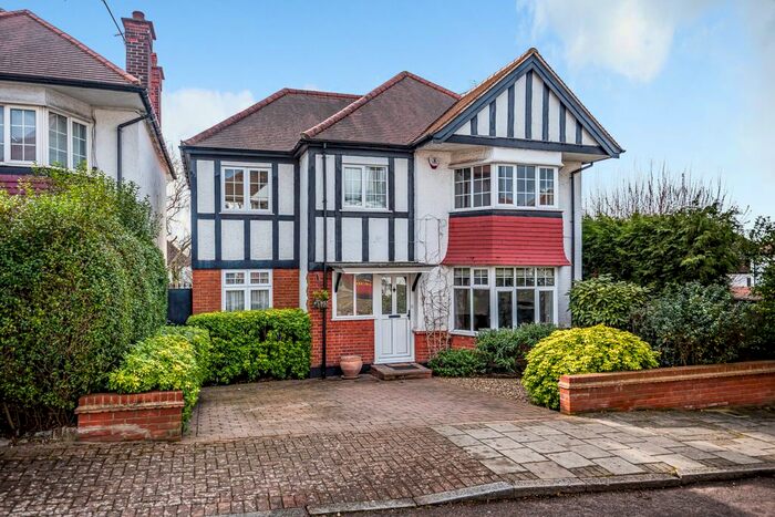 4 Bedroom Detached House To Rent In Wickliffe Gardens, Wembley, HA9