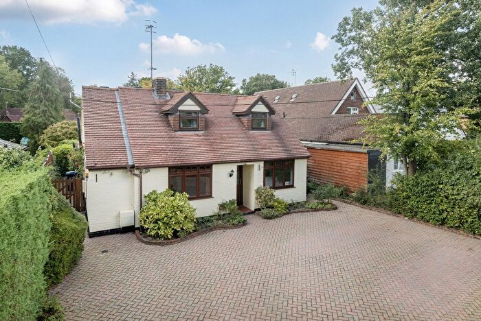 4 Bedroom Detached House For Sale In Rowly Drive, Cranleigh, GU6