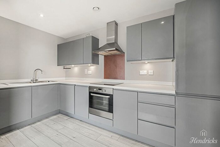 1 Bedroom Flat For Sale In Victoria Avenue, Southend-On-Sea, SS2