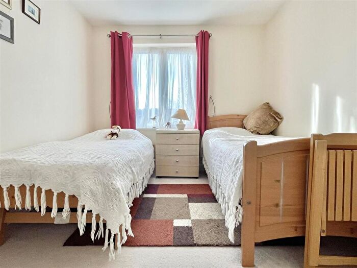 2 Bedroom Flat For Sale In Corscombe Close, Weymouth, DT4