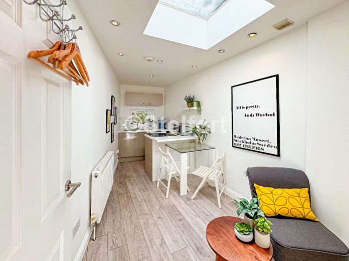 1 Bedroom Apartment To Rent In Jackson Road, London, N7