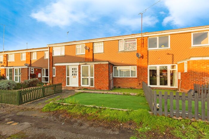 3 Bedroom Terraced House For Sale In Grange Close, Leighton Buzzard, LU7