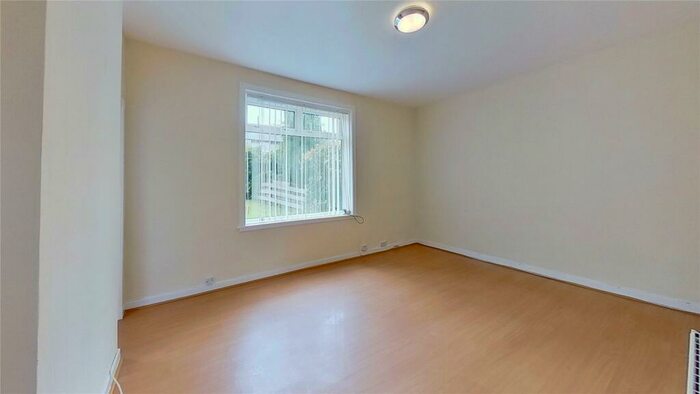 2 Bedroom Property To Rent In Broomfield Crescent, Edinburgh, EH12