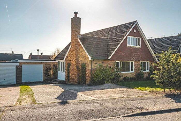 4 Bedroom Detached House For Sale In Farnham Lane, Farnham Royal, SL2