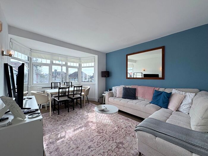 2 Bedroom Maisonette For Sale In Tithe Close, London, NW7