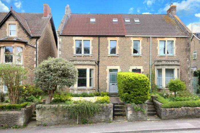 4 Bedroom Semi-Detached House To Rent In Locks Hill, Frome, BA11