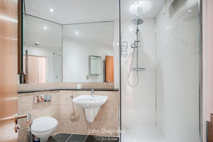 3 Bedroom Flat For Sale In Islington Gates, Newhall Street, Birmingham, B3