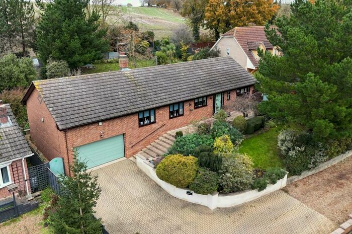 4 Bedroom Bungalow For Sale In Toft, Bourne, PE10
