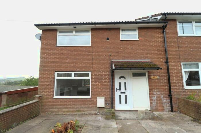 3 Bedroom End Of Terrace House To Rent In Bawn Approach, Leeds, West Yorkshire, LS12