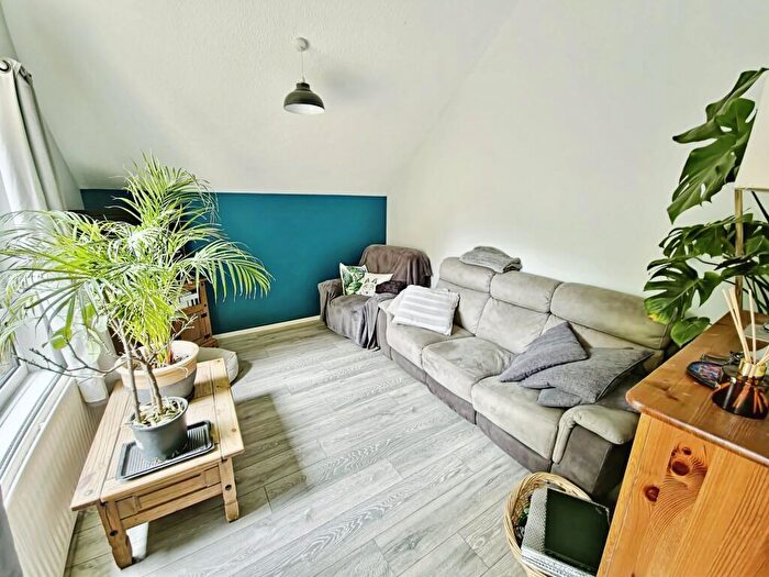 3 Bedroom End Of Terrace House For Sale In Cissbury Road, Northampton, NN4