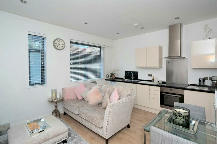 1 Bedroom Apartment To Rent In Wolsey Road, Hemel Hempstead, HP2