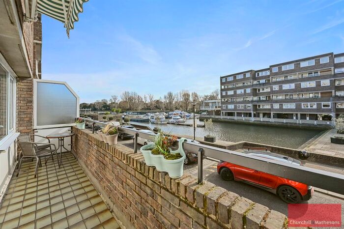 2 Bedroom Flat To Rent In Justin Close, Brentford, TW8