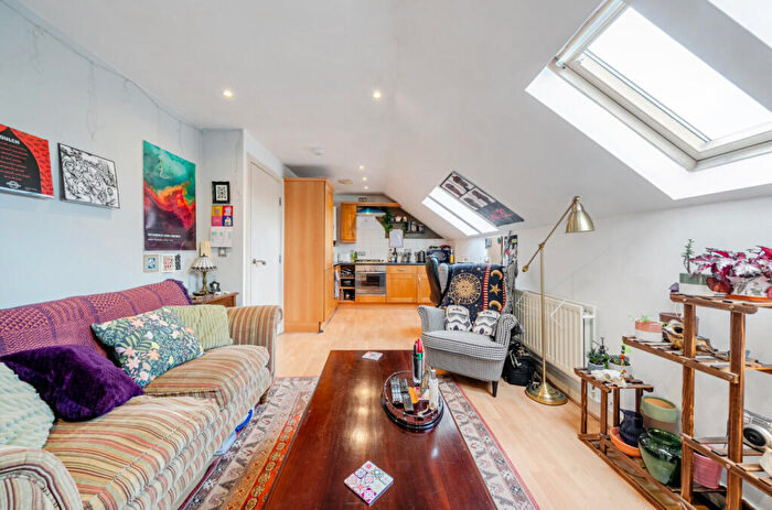 1 Bedroom Apartment For Sale In Plainsfield Street, Manchester, Greater Manchester, M16