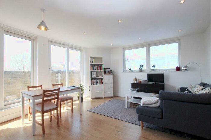 2 Bedroom Flat To Rent In Alscot Road, London, SE1