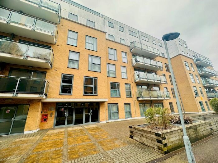 2 Bedroom Flat To Rent In Monument Court, Woolners Way, Stevenage, SG1