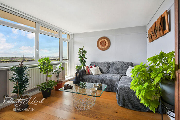 2 Bedroom Apartment For Sale In Samuel Street, London, SE18