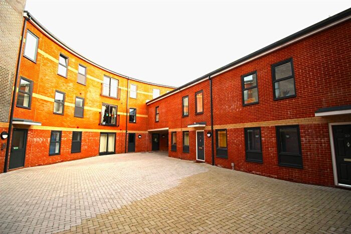 2 Bedroom Flat To Rent In Winifred Court, Prince George Street, Havant, PO9