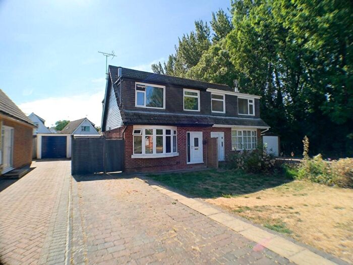 3 Bedroom Semi-Detached House For Sale In Day Bell Close, Bottesford, NG13