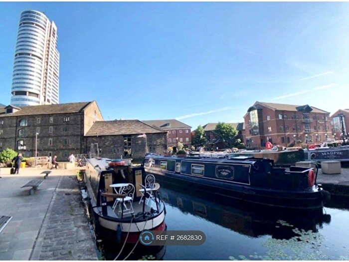 3 Bedroom Flat To Rent In Little Neville Street, Leeds, LS1