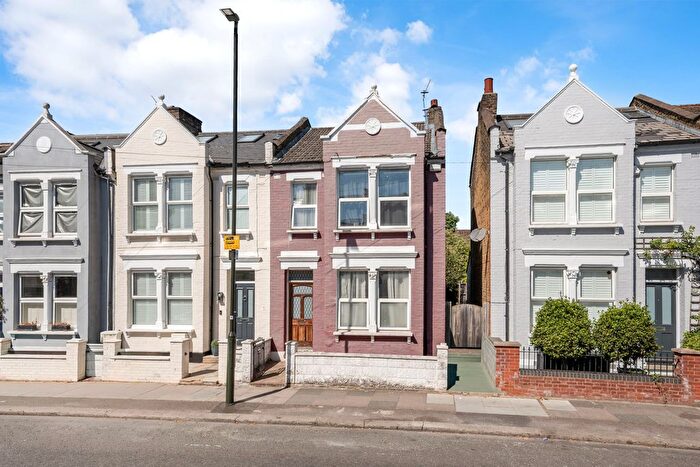 3 Bedroom End Of Terrace House For Sale In Ashcombe Road, London, SW19