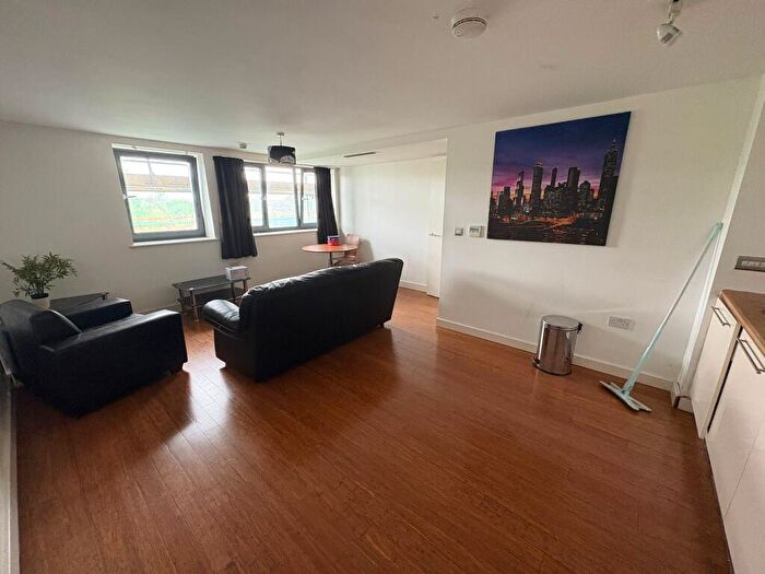 1 Bedroom Property To Rent In Greenhouse Beeston Road Leeds, LS11