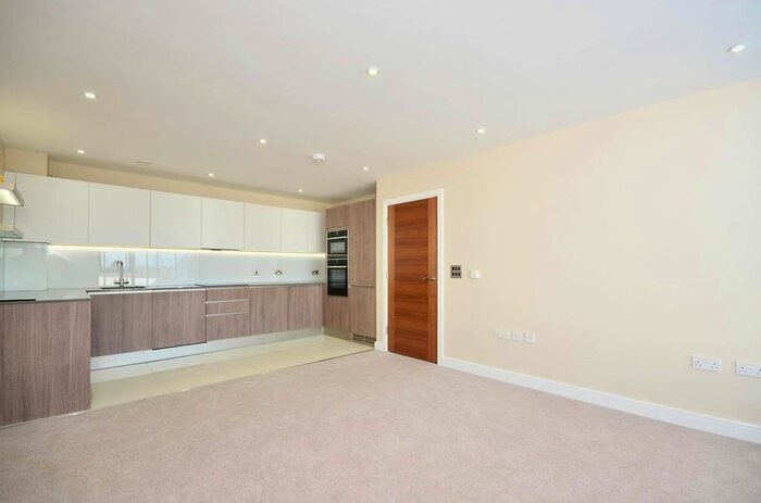 2 Bedroom Flat To Rent In Leapale Lane, Guildford, GU1