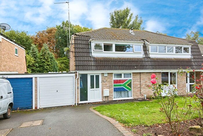 3 Bedroom Semi-detached House For Sale In The Chase, Sinfin, Derby, Derbyshire, DE24