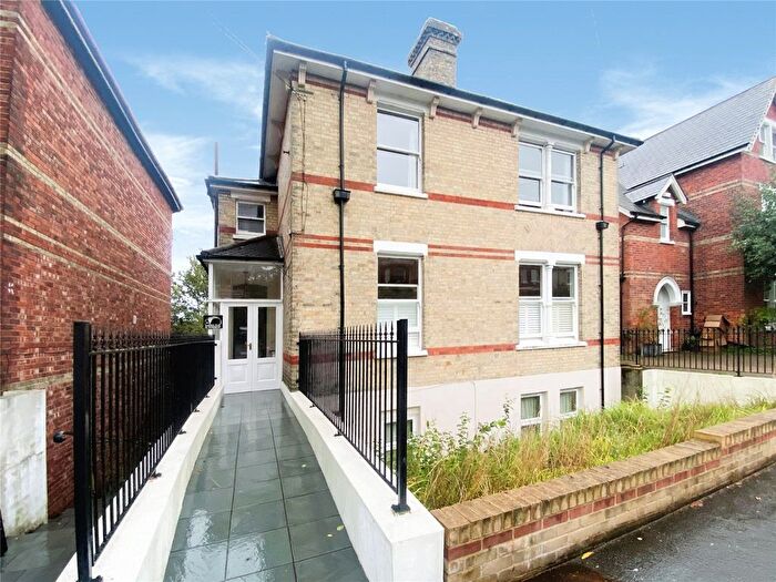 2 Bedroom Flat To Rent In Woodbury Park Road, Tunbridge Wells, Kent, TN4