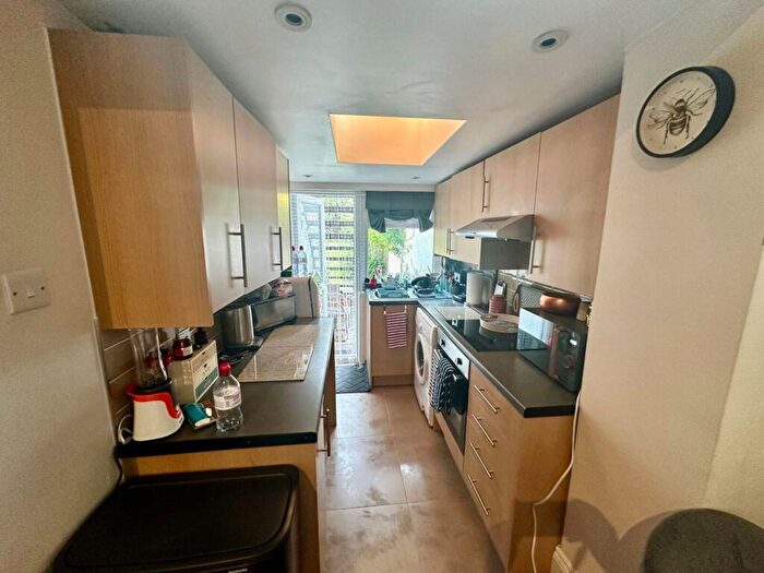 1 Bedroom Apartment To Rent In Gondar Gardens, West Hampstead, London, NW6