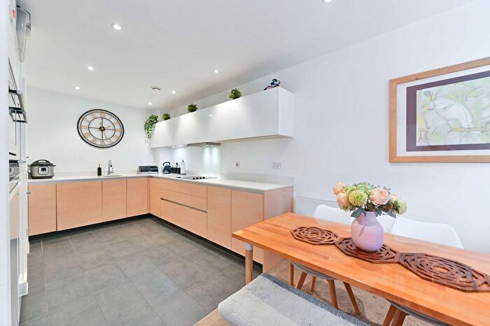 4 Bedroom Maisonette To Rent In Peartree Way, Greenwich Millennium Village, London, SE10