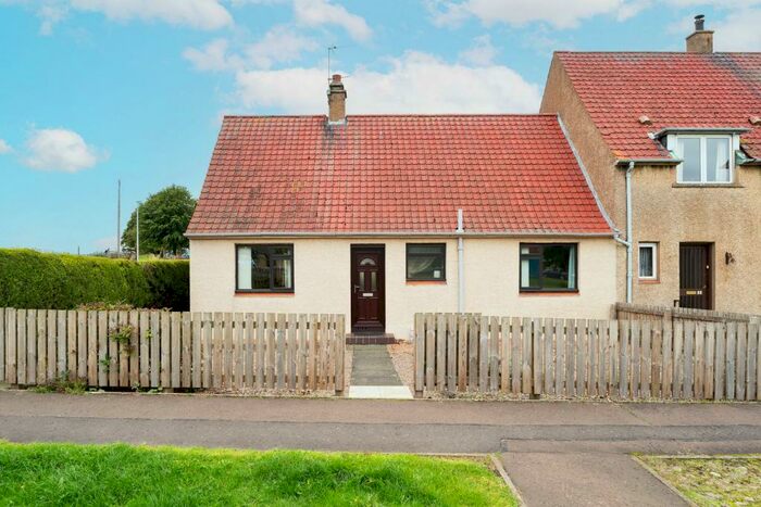 2 Bedroom Bungalow For Sale In Wilkie Court, Pitlessie, KY15