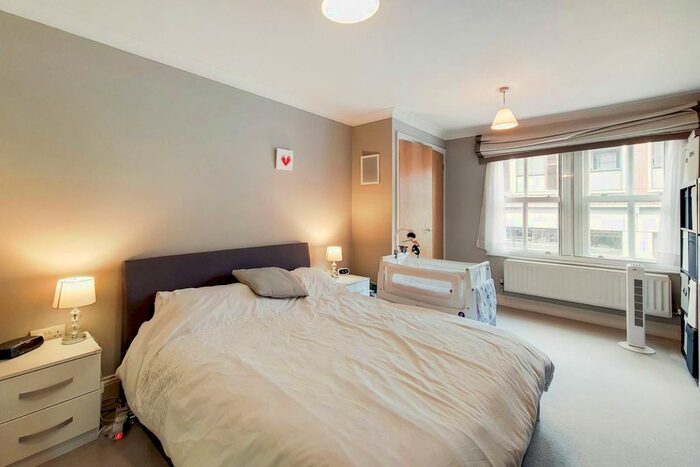 2 Bedroom Flat To Rent In Parsons Green Lane, Parsons Green, London, SW6