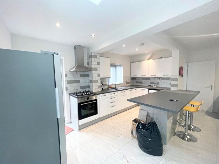 6 Bedroom Semi-Detached House To Rent In **£pppw Excluding Bills** Coventry Road, Beeston, Nottingham, NG9