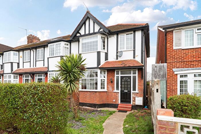 3 Bedroom End Terrace House To Rent In Wood Road, Shepperton, TW17