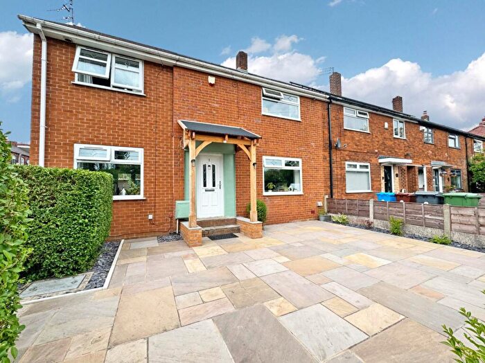 4 Bedroom Semi-Detached House For Sale In Marland Fold Lane, Bardsley, OL8