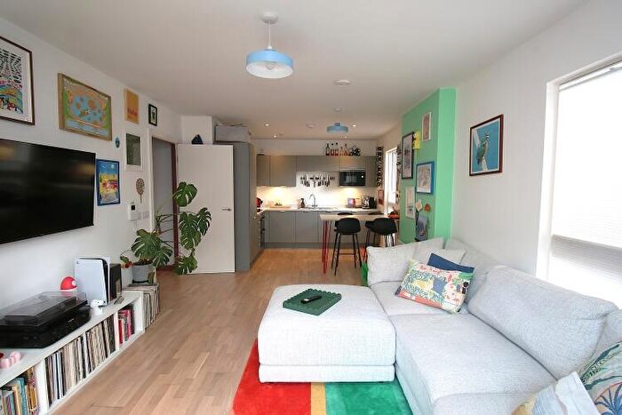 2 Bedroom Flat For Sale In Lockgate Mews Manchester, M4