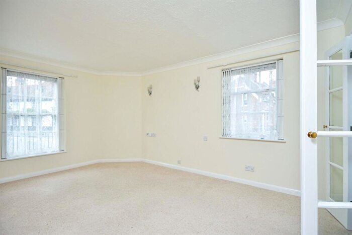 1 Bedroom Retirement Property To Rent In Deans Mill Court, The Causeway, Canterbury, CT1