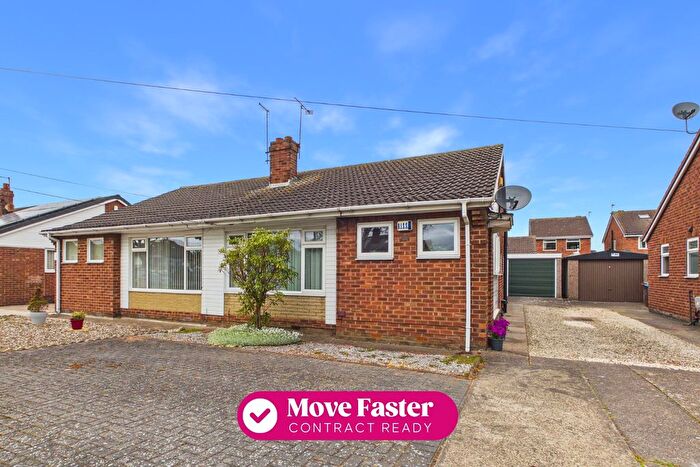 2 Bedroom Semi-Detached Bungalow For Sale In Compass Road, Hull, HU6