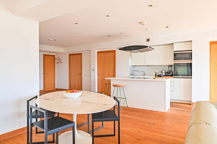 2 Bedroom Flat To Rent In Iron Works, Bow, London, E3