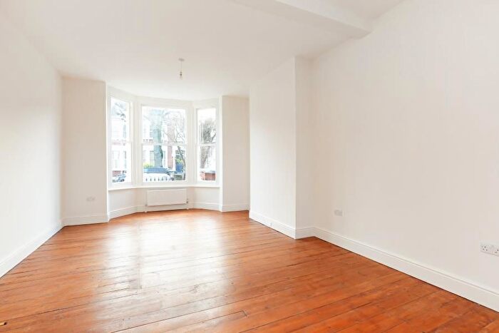 2 Bedroom Flat To Rent In Hillfield Road, West Hampstead, NW6
