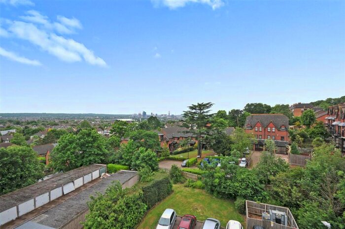 2 Bedroom Flat To Rent In Ross Road, South Norwood, London, SE25