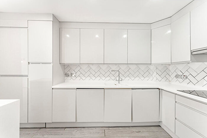 1 Bedroom Apartment To Rent In Mansell Street, Aldgate, London, E1