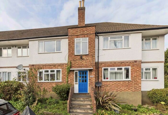 2 Bedroom Flat To Rent In Tulse Hill, London, SW2