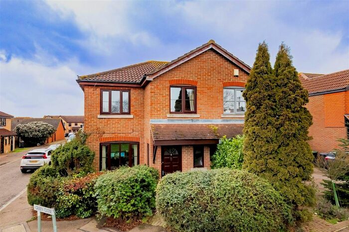 3 Bedroom Semi-Detached House For Sale In Green Close, Epping Green, CM16
