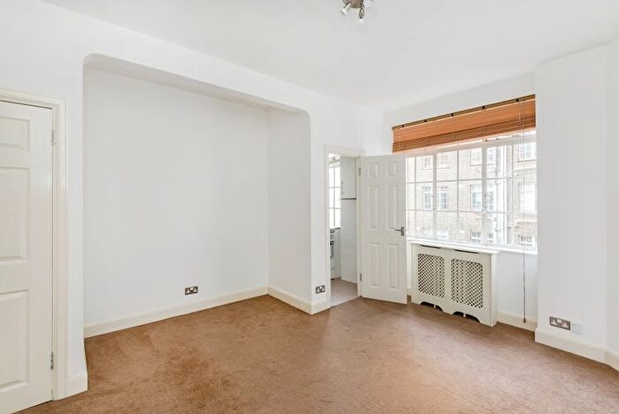 Studio To Rent In Upper Woburn Place, London, WC1H