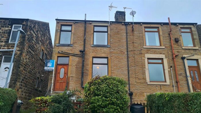 1 Bedroom Terraced House To Rent In Bromley Street, Batley, West Yorkshire, WF17