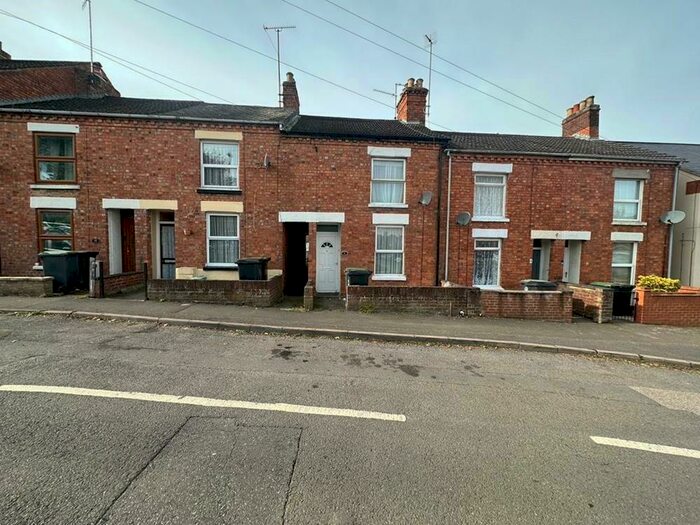 2 Bedroom Terraced House To Rent In North Street, Rushden, NN10