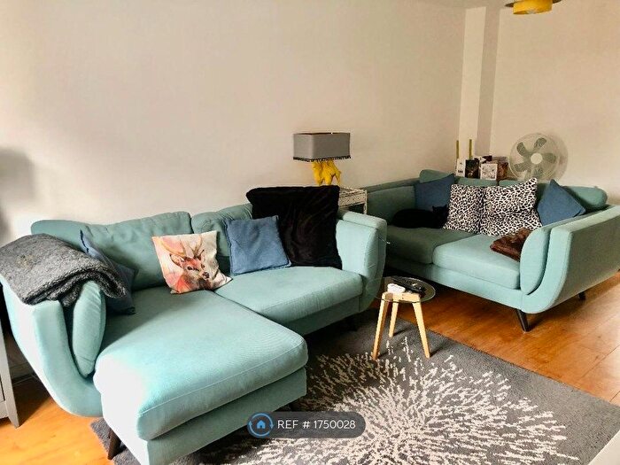 3 Bedroom Semi Detached House To Rent In Triumph Place, Teignmouth, TQ14